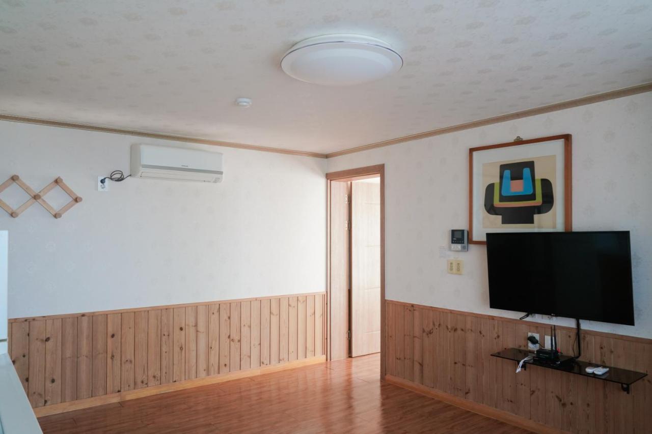 Villa Jungmun Haesung Parktel à Seogwipo Extérieur photo